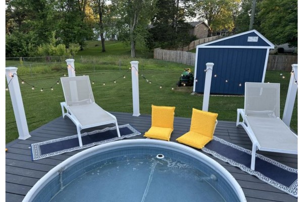 Aldi's Beach Recliner to Chill at Beach