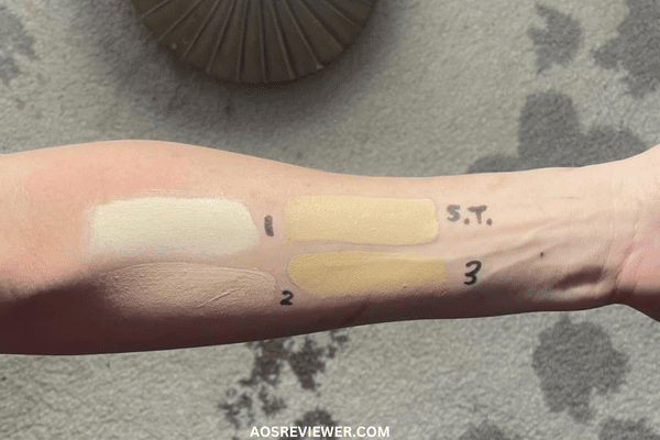 Comparing the Shades of Tarte Shape Tape and Lacura Concealer